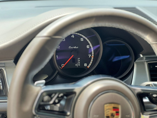 Porsche Macan 3.6 Turbo At