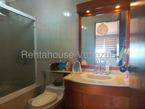 Casa Duplex En Venta Remodelada Con Espacio De Jardín Semi Amoblada Los Castores San Antonio De Los Altos Negociable