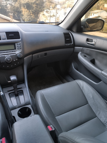 Imagem 3 de 7 de Honda Accord 2006 2.0 Lx 4p