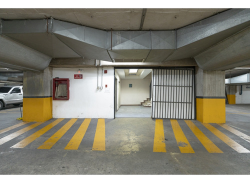 Se Vende Edf Comercial/industrial La Urbina Calle 1 78-25-05