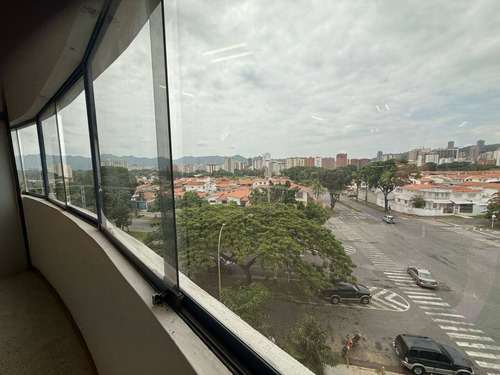 Venta Excelente Oficina Ubicada En El Centro Comercial Reda Building. Rp