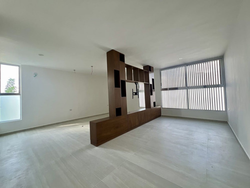Casa En Venta En Mérida, Privada El Origen, Mod. 597, De Lujo