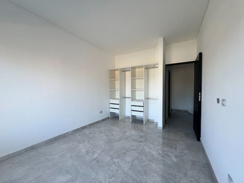 Venta Duplex 2 Amb Con Terraza Y Cochera. Financia