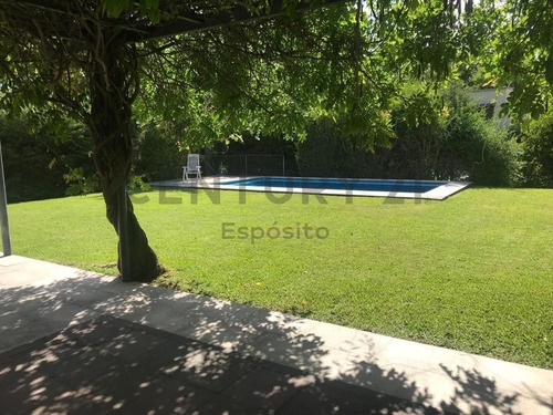 467 Y 148. Casa En Venta En Grand Bell I, De 3/4 Dormitorios.