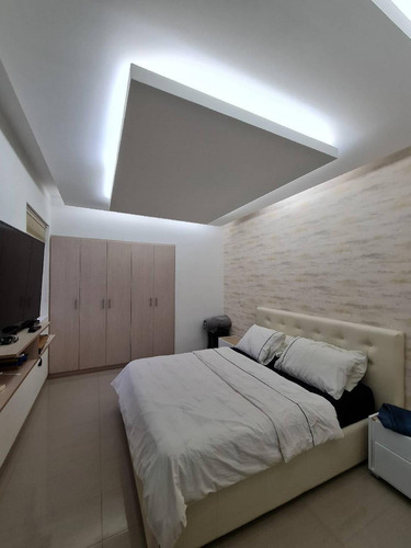 Imagen 11 de 14 de Venta De Exclusivo Apartamento En Mañongo Resd. Puerta Real.