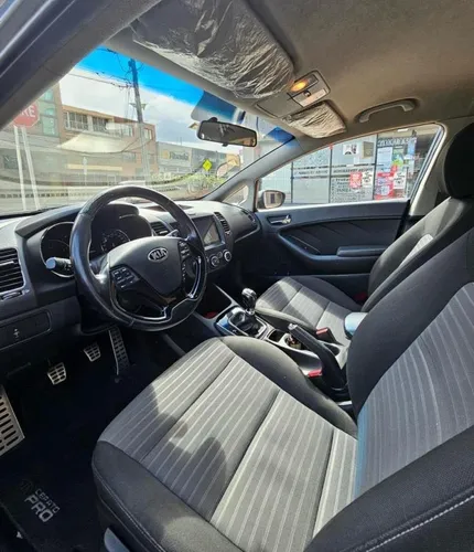 Kia Cerato Pro Sx 2nd Generacion 1.6cc Mt Aa