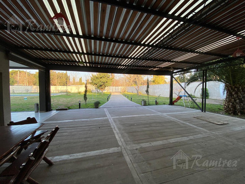 Quinta 4 Ambientes En Venta - Francisco Alvarez, Moreno