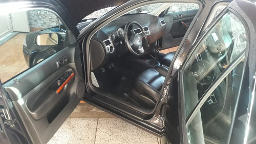 Volkswagen Bora 1.8 Highline T 180cv Cuero
