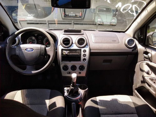Fiesta Class Sedan Se 1.6 Preto 2014
