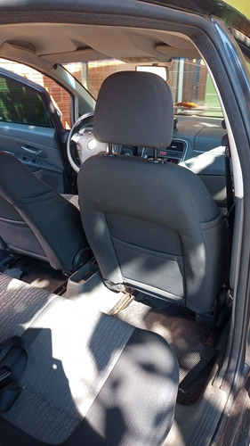 Imagem 3 de 12 de Fiat Punto 2011 1.6 16v Essence Flex Dualogic 5p