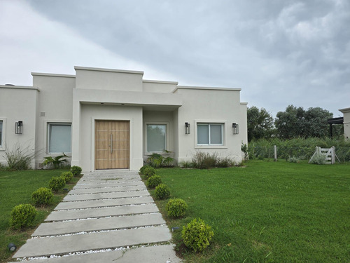 Casa 4 Ambientes En Alquiler Lujan Barrio San Roque Comarcas De Lujan Zona Oeste