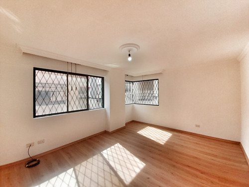 Arriendo Suit De 65m2 En El Primer Piso Ubicada A 30 Metro Del Mall El Jardín