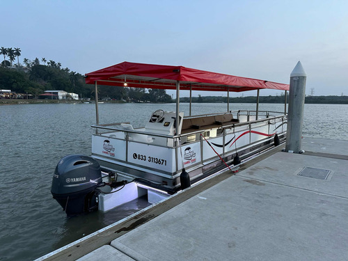 Lancha Catamarán Pontoon