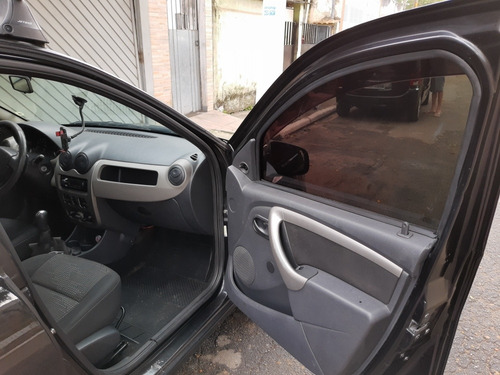 Renault Sandero 2010 1.0 16v Authentique Hi-flex 5p