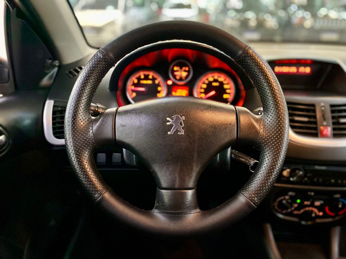 Peugeot 207 1.4 Xr Flex 5p