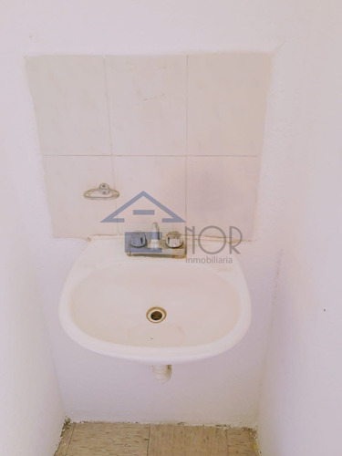 501.b1.vr.3. Casa En Heroes De Tecámac Ii Con 2 Recamaras 1 Baño, Cajon De Estacionamiento Tambien Cuenta Con Dos Niveles, Patio Trasero , Buena Ventilación E Iluminación Con Supermercados Cercanos