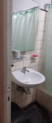 Imagen 10 de 14 de Casa Ideal Para 2 Familias En Venta - El Palomar