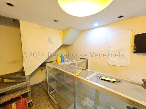 Acogedor E Iluminado Local Comercial Ubicado En El C.c. Parque Aragua 24-17294 Ec