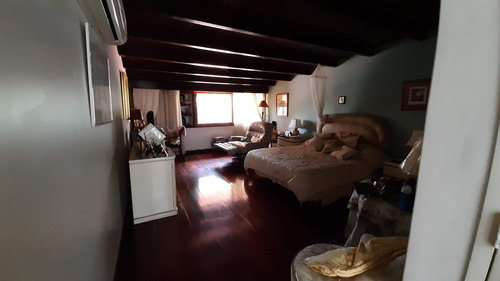 Vendemos Hermosa Quinta En La Urb. Cerro Verde, Calle Cerrada. - Ver Video - Xavijennyinmuebles