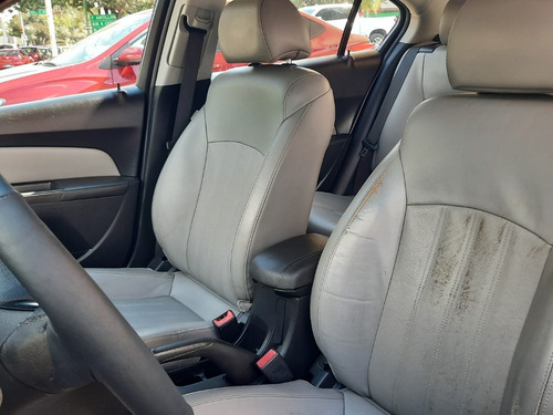 Imagen 6 de 12 de Chevrolet Cruze 2014