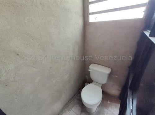 Lisbeth Delgado Vende Estación De Servicio En Plena Av. Libertador En Barquisimeto Cod.25-3485 Excelente Oportunidad De Inversión