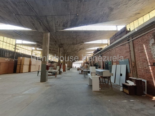 Galpón Industrial Alquiler En Baruta. Luis Infante 25-23795