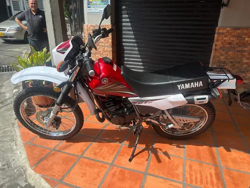 Dt 125 2 Trajes