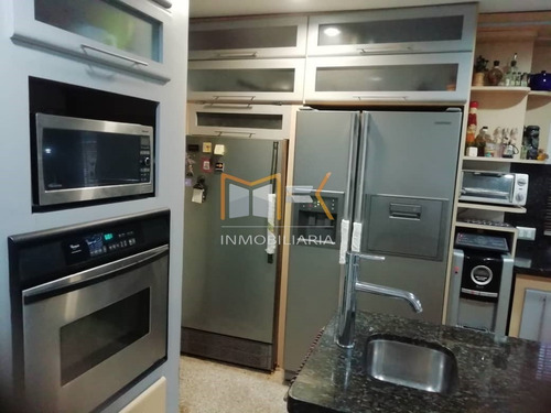 Imagen 7 de 21 de Mk Inmobiliaria, Vende Bella Y Cómoda Casa De 1389,88 Mts² De Terreno Y 403,81 Mts² De Construcción, Ubicada En La Urbanización Karimao Country / 04128517764