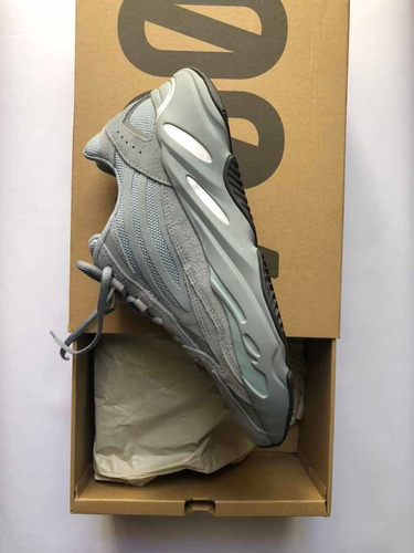 Zapatillas adidas Yeezy 700 V2 Hospital Blue