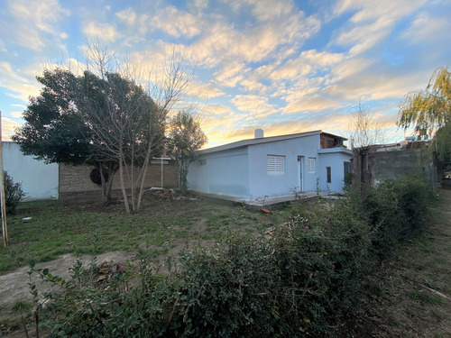Se Vende Casa Dos Dorm. Calle Corrientes - Appto Bancor