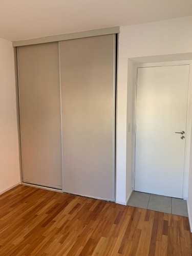 Imagen 9 de 12 de Venta Excelente Departamento Céntrico Mas Cochera