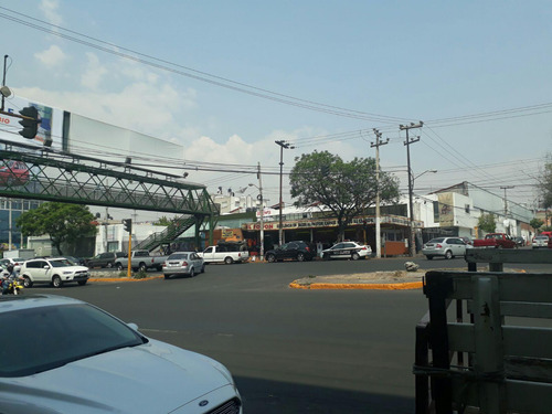 Local Vía Gustavo Baz