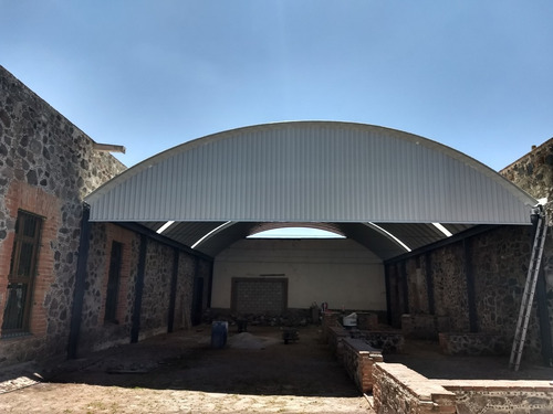 Imagen 8 de 9 de Arcotechos Y Estructuras Para Escuelas