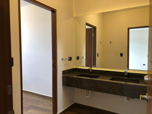 Imagen 5 de 10 de Casa En Venta En Fraccionamiento Amorada - Zona Carretera Nacional. Monterrey, N. L. (orld)