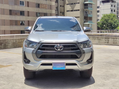Imagen 4 de 14 de Toyota Hilux Disel 4x4