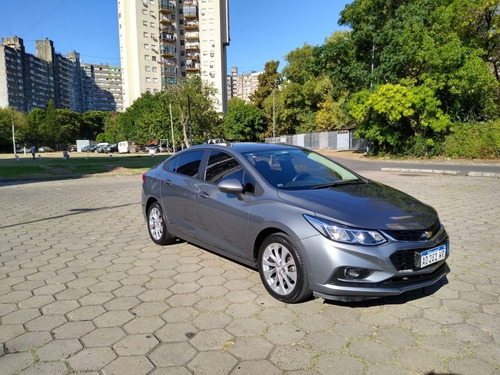 Chevrolet Cruze II 1.4 Sedan Lt