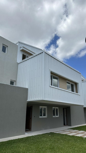 Casa En Complejo Privado