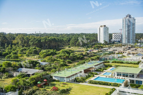Imagen 2 de 25 de Hermoso Departamento En Alquiler De 3 Dormitorios. Torre Tiburon. Playa Brava.