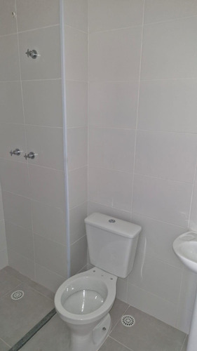 Apartamento Em Santos Com 2 Dormitórios, 1 Vaga De Garagem Para Carro, 1 Banheiro, Sala, Cozinha, Área De Serviço E Varanda