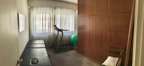 Venta Apartamento Tres Dormitorios Y Servicio Metros Rambla Pocitos