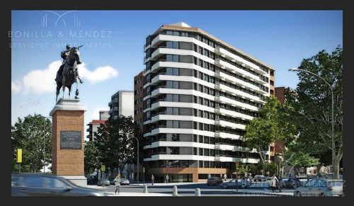Departamento - Parque Batlle, 3 Dormitorios, 2 Baños, A Estrenar, Bbva Hasta 25 Años.