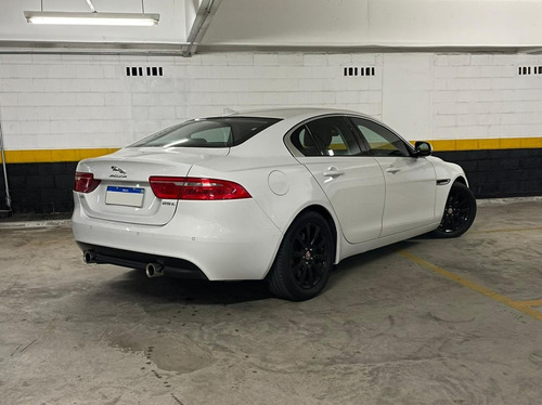 Imagem 2 de 24 de Jaguar Xe Pure