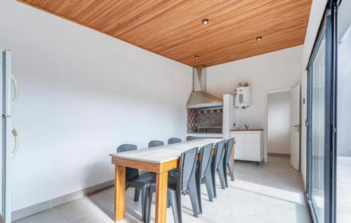 En Venta Ph De 2 Ambientes En Dúplex Con Cochera. San José.