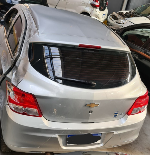 Imagen 4 de 8 de Chevrolet Onix Joy 5p 1.4n Ls T+