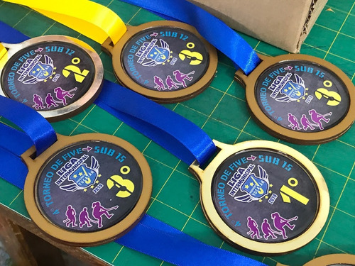 Imagen 5 de 9 de Kit 3 Medallas Mdf Con Impresión Digital