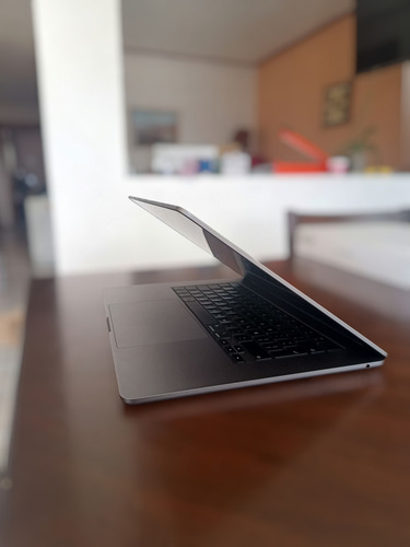 Apple Macbook Air 15 A3114 Chip M3 8gb 256 Gb Gris Espacial (Usado)