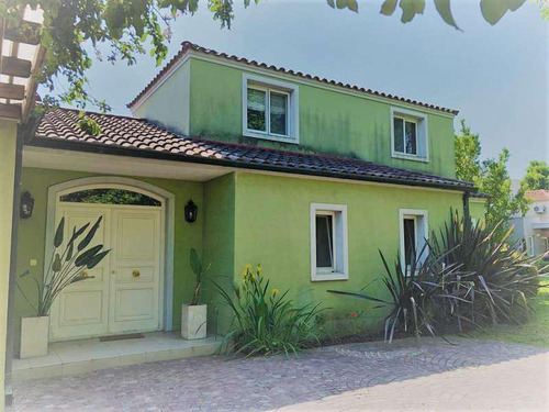 Excelente Casa En Venta De 4 Ambientes