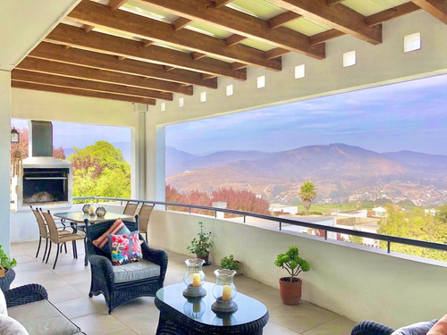 En Venta Interesante Y Sólida Casa En Costa Cachagua