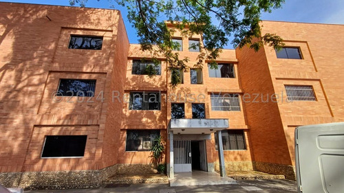 Apartamento De Buen Metraje Excelente Ubicacion Centrica, Akmg A.v Bolivar Paseo Cabriales Valencia Carabobo