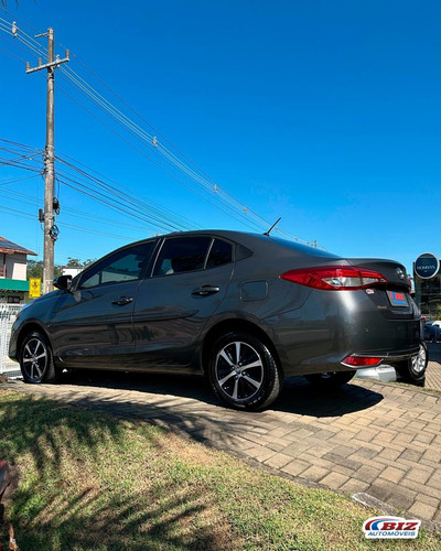 Toyota Yaris Sedán 1.5 Flex 16V Aut.